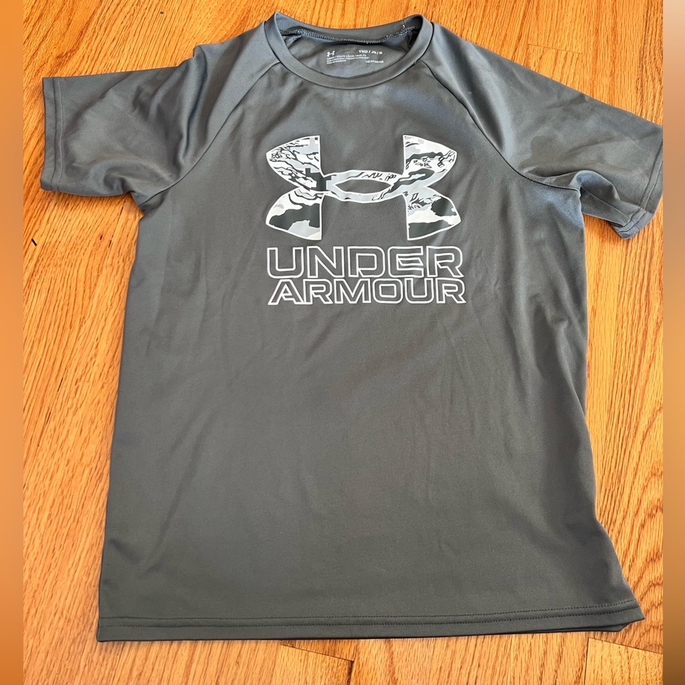 Under Armour dri fit tshirt size medium